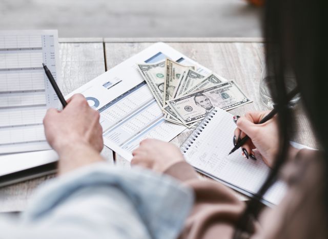 Flat Leasing Fee vs. Percentage-Based Leasing Fee